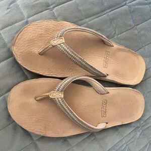 Hari Mari Womens Leather Flip Flops size 8